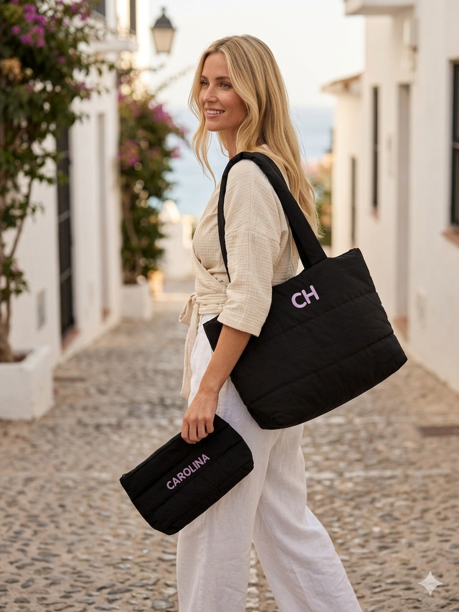 Gepersonaliseerde Puffy toilettas met naam - luxe make-up en travel pouch